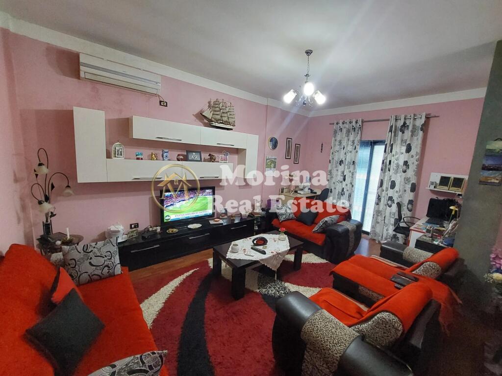 In vendita, villa su 3 piani, Via: "5 Maji", 320000 euro