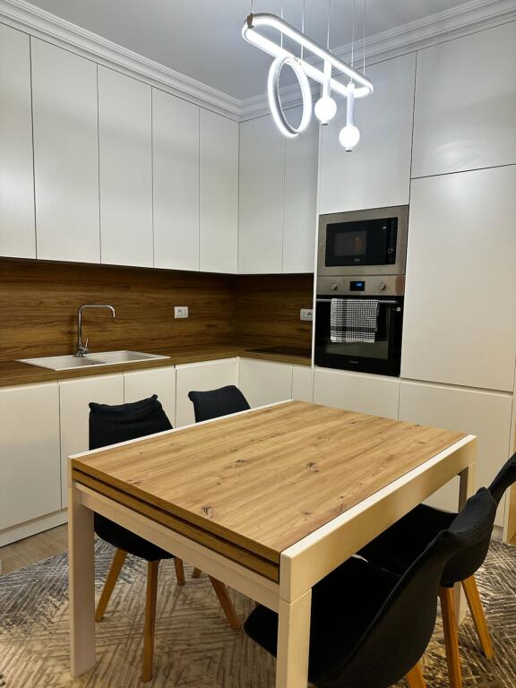 For rent 2+1 apartment at Pazari i Zi, one of the most 