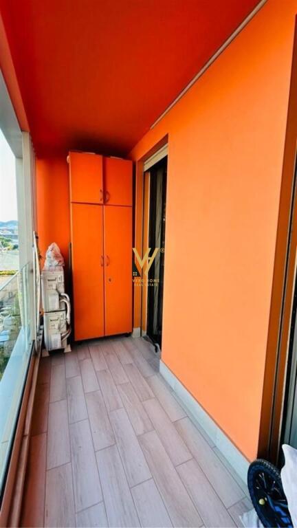 SHITET APARTAMENT 1+1+BLK TE ZOGU I ZI, KOM. FOLEJA E GJELBER 204.000 EURO