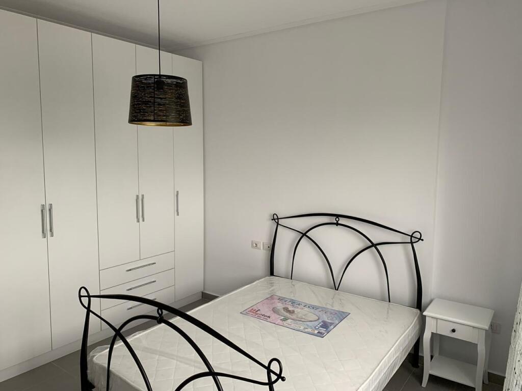 AFFITTASI 2+1+PARCHEGGIO LAGO ASCIUTTO 600 EURO
