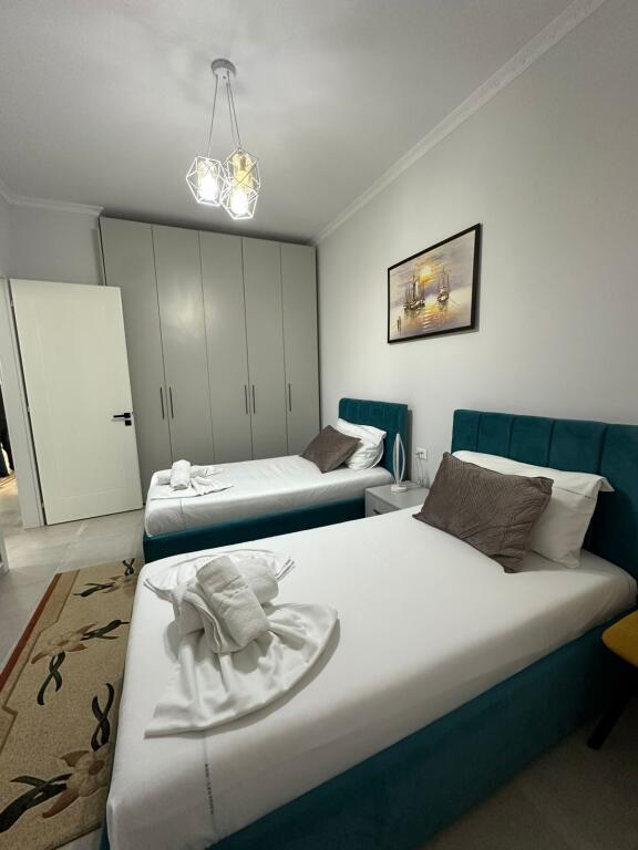 Affittasi appartamento 2+1+2T(una toilette con aspiratore) al Donika Center !