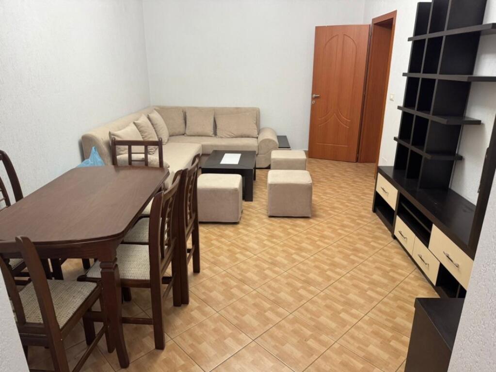 Jepet Me Qera Apartament 2+1+1 Ballkon