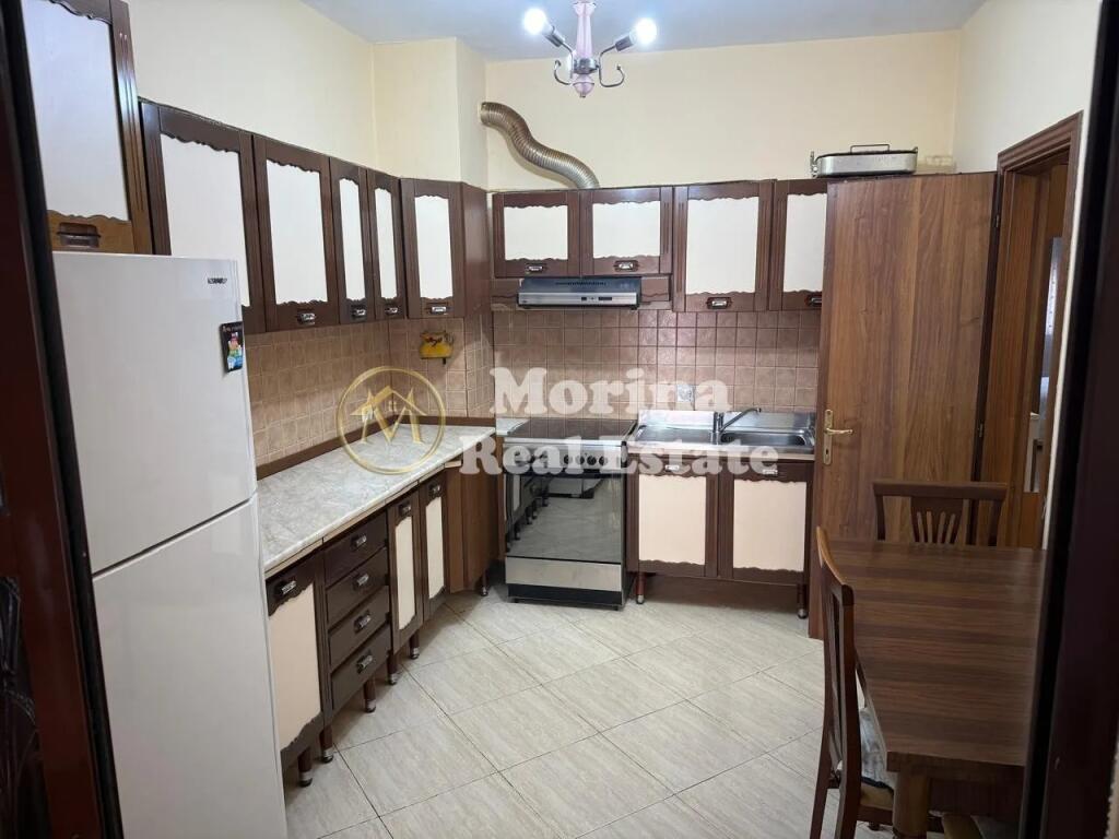 Qera, Apartament 1+1, te Komuna e Parisit, 600 Euro/Muaj