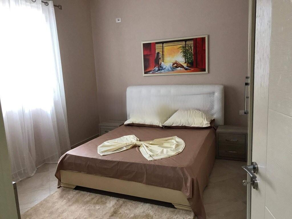 Jepet me qira apartament 1+1 ne rr. Muhamet Deliu ne fresk. 385 € /Muaj
