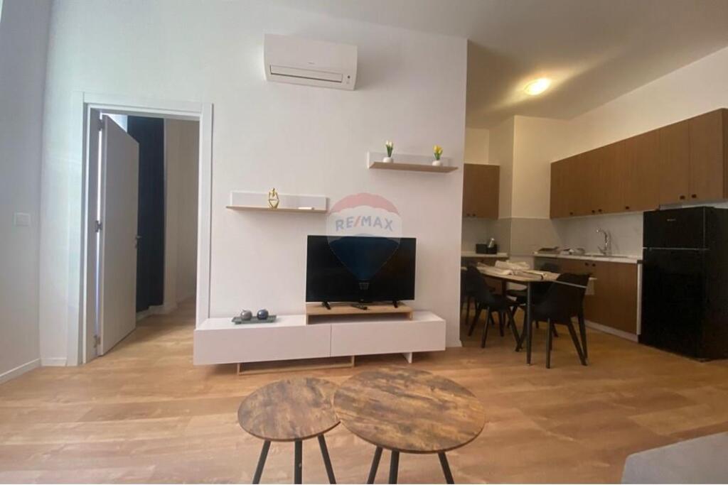 Apartament 1+1 tek Shkolla e Kuqe