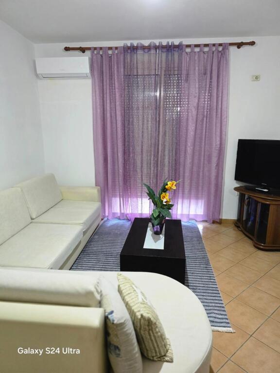 Apartament 1+1 400 euro Astir