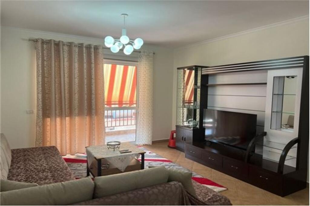 Jepet me qira apartament 2+1 tek Rruga e Kavajes shume afer me qendren e Tiranes