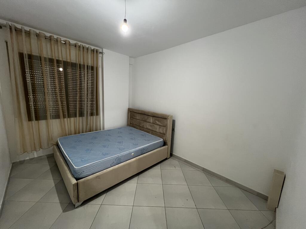 Jepet me qera apartament 3+1+2 ne Astir prane Ozone