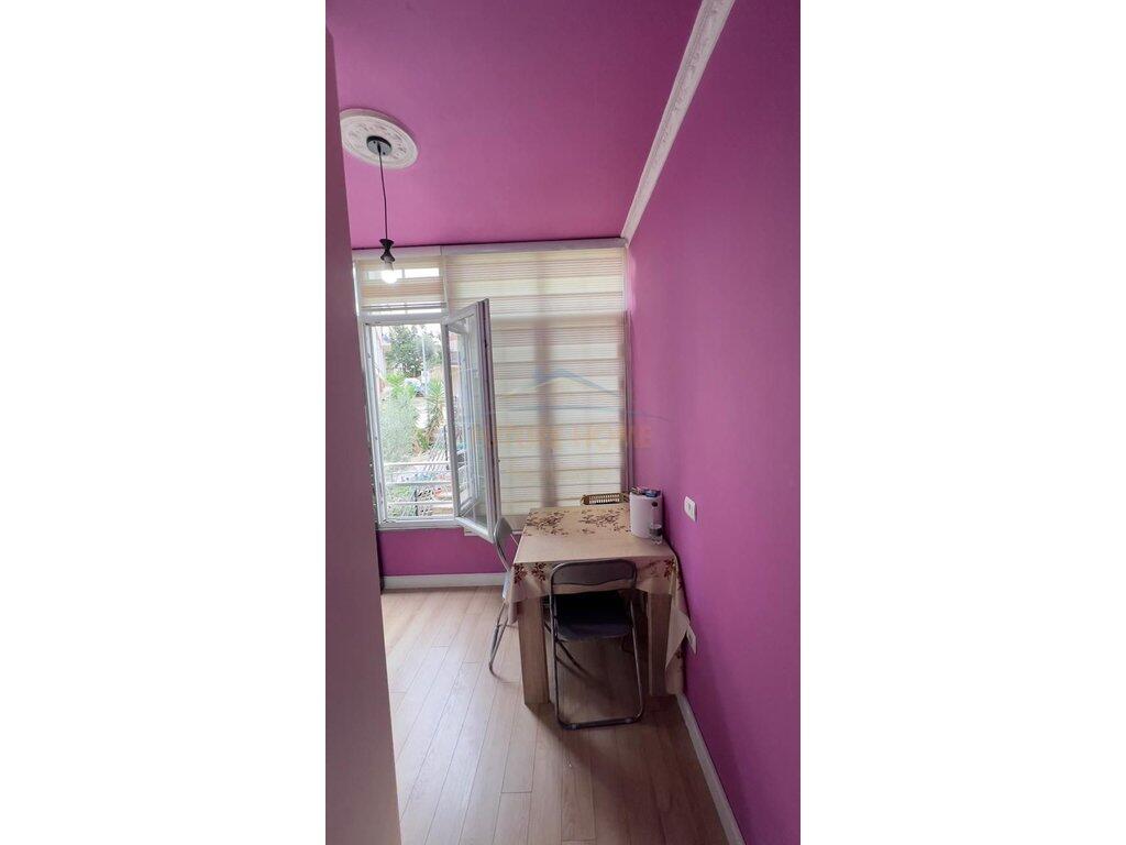Shitet Apartament 1+1 Prane Eleonores, Kodra e Diellit, Tirane.