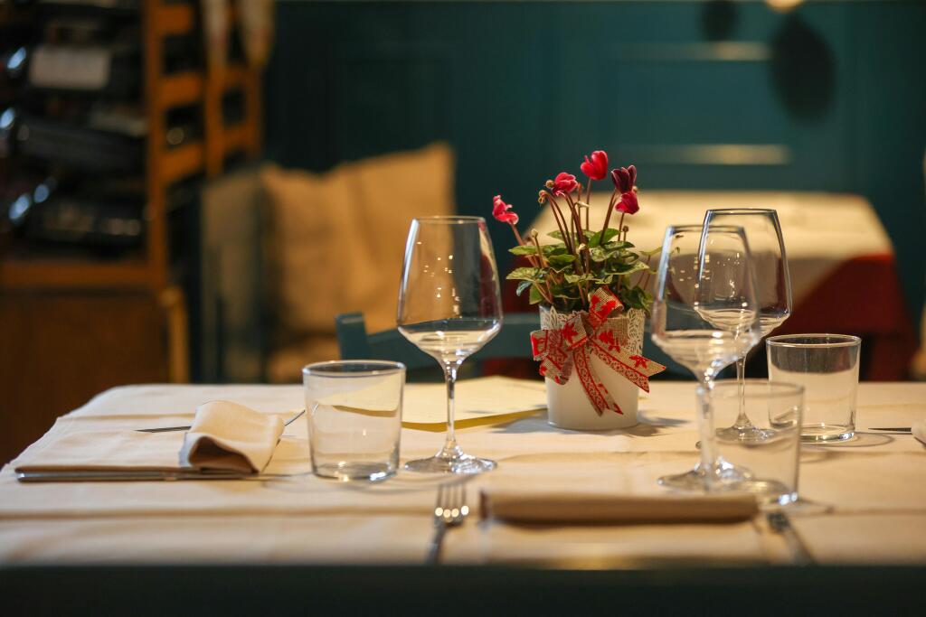 BAR RESTAURANT &amp; HOTEL FOR SALE IN BERZHITE