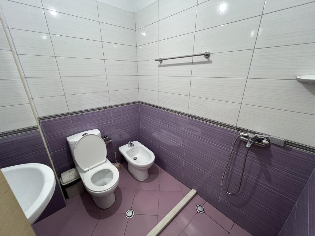 Jepet me qera apartament 3+1+2 ne Astir prane Ozone