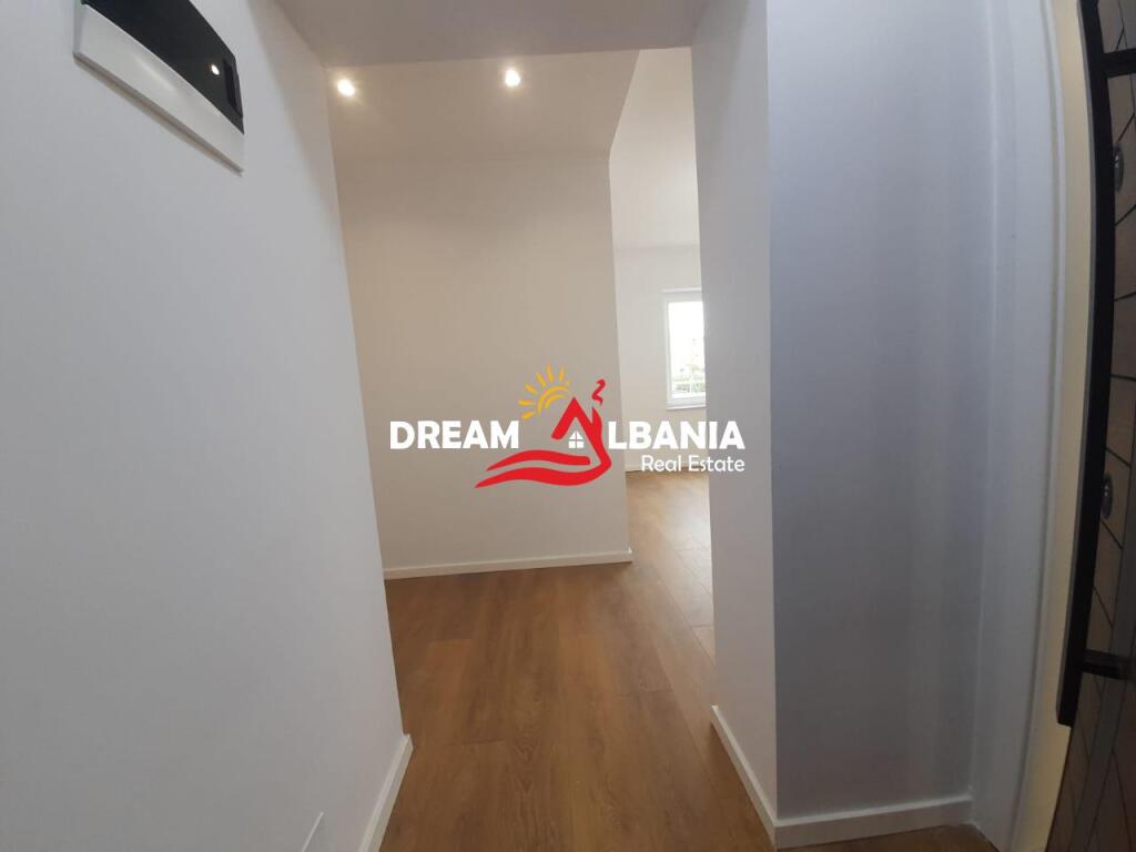 Vendesi in vendita 1+1 a Tiranë e Re, vicino alla Scuola 26 Nëntori (ID 4119444)