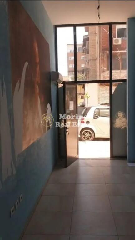 Affitto, Locale Commerciale, presso l'ex Parcheggio degli Autobus, 420 euro/mese