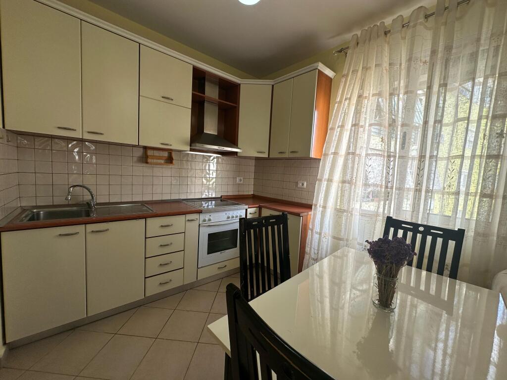 Jepet me qira Apartament 1+1 ne Fresk
