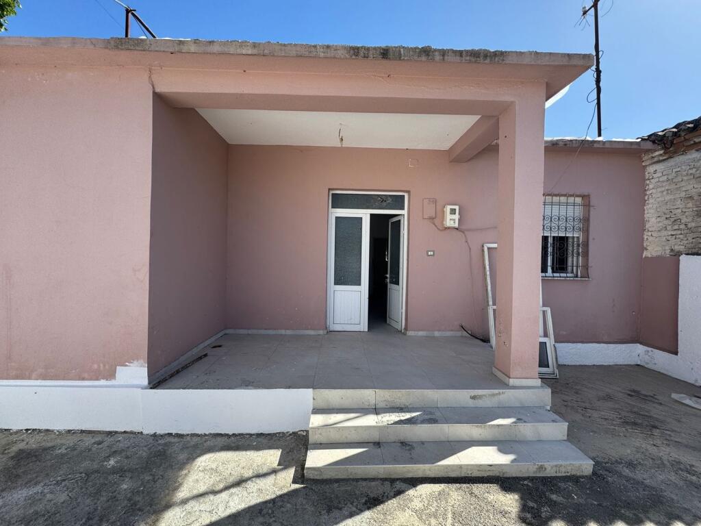 Me çmim apartamenti, Shitet shtepi private ,Kavaje