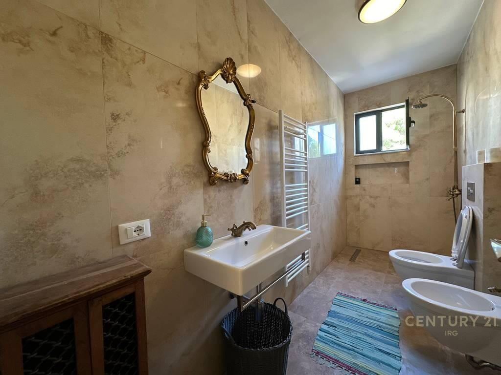 SHITET!! Apartament 2+1+2 tek Stadiumi Air Albania!