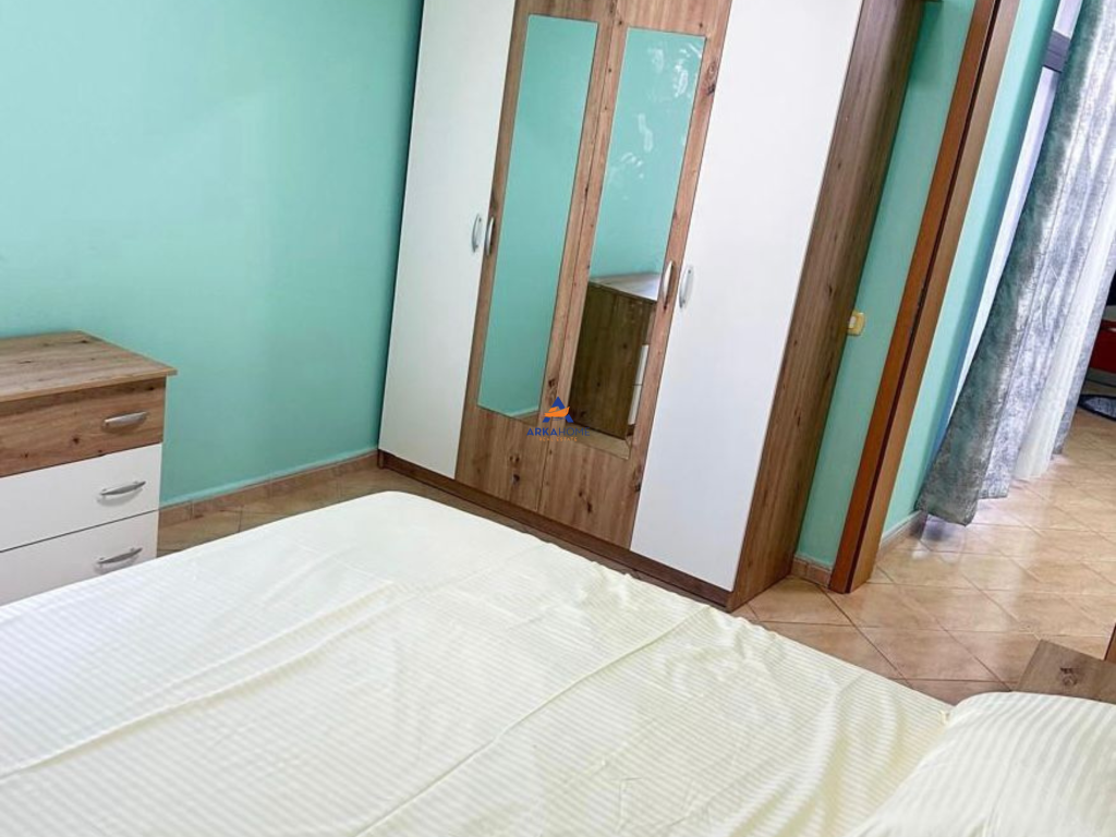 JEPET ME QERA APARTAMENT 1+1+BALLKON "TE RRUGA KAVAJES" 600 EURO