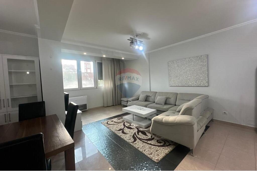 Shitet apartament 3+1+2 te Myslym Shyri