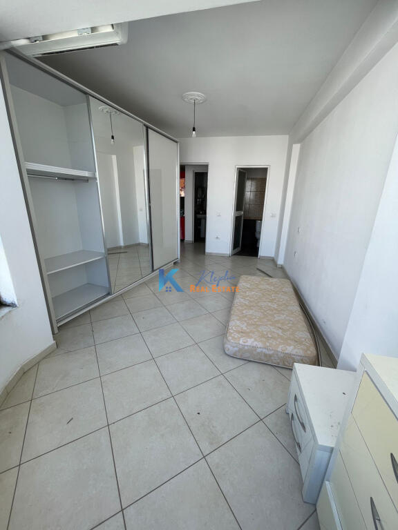 Appartamento 2+1+2 in VENDITA ad Astir, dietro il bar Bohem