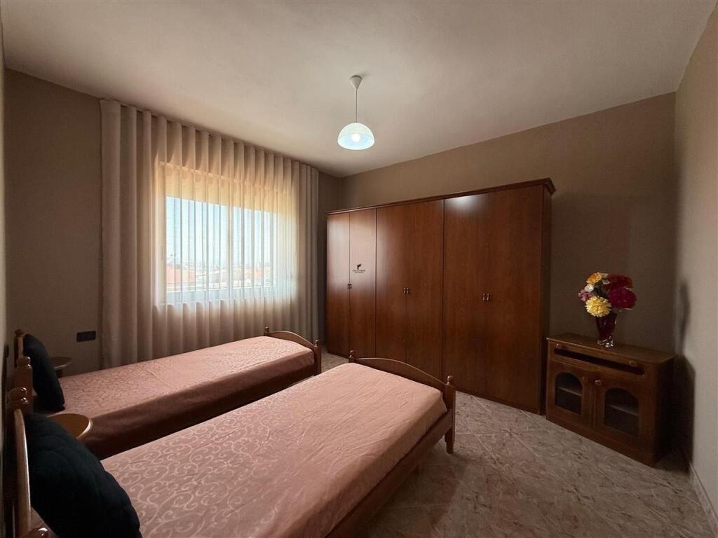 APARTAMENT ME QERA 2+1+2 PORCELAN 550 EURO