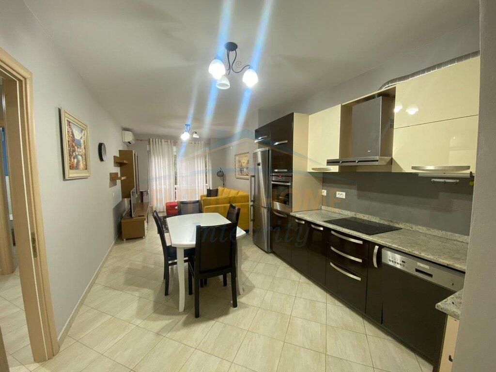 Qera, Apartament 2+1+2, Kompleksi Kontakt, 21 Dhjetori, Tiranë.