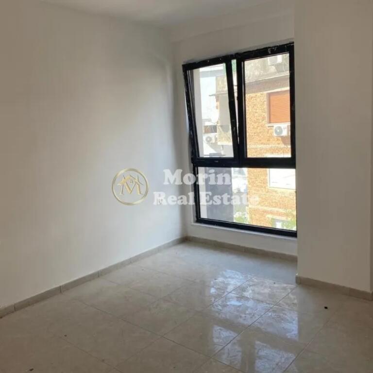Qera, Apartament 3+1, Pazari i Ri, 800 euro/muaj