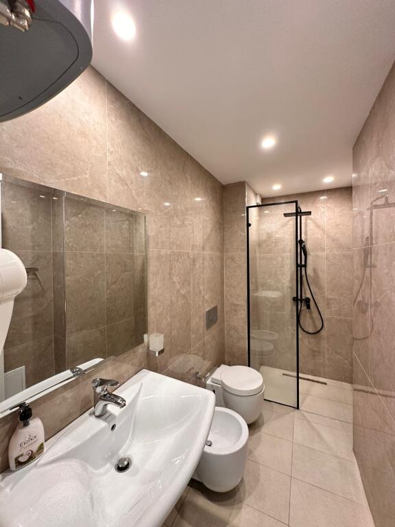 Ne Myslym Shyr Jepet Me Qira Apartament 1+1 Me Mobilim Modern! 850€/muaj Qira