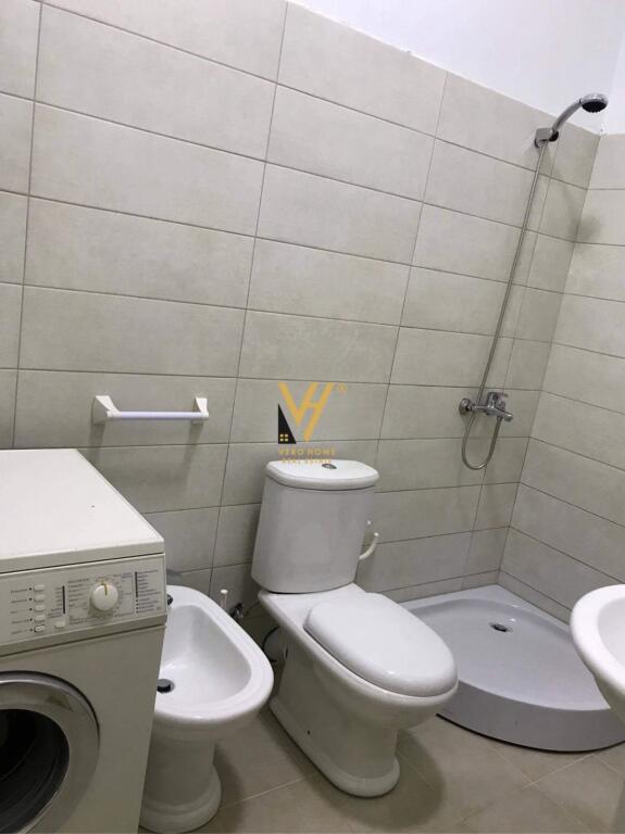 JEPET APARTAMENT 1+1+BLK ME QERA TE FRESKU 37.000 LEKE