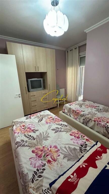 APARTAMENT ME QERA 2+1+2 FRESKU 450 EURO