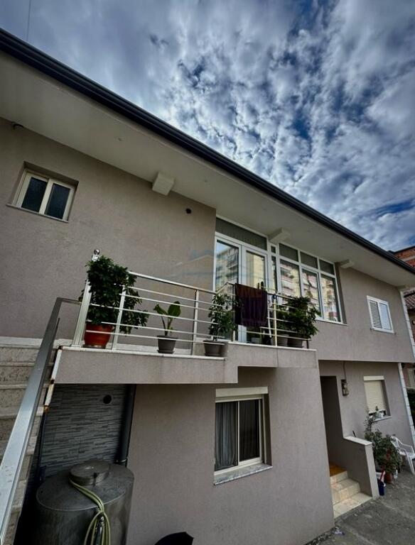 Qera, Apartament 2+1+2, Don Bosko.