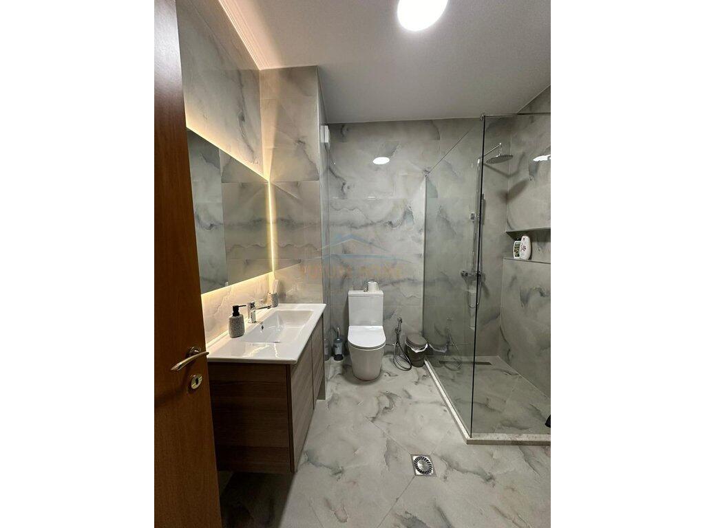 Shitet | Apartament 2+1 | Rruga Elbasanit, Tiranë