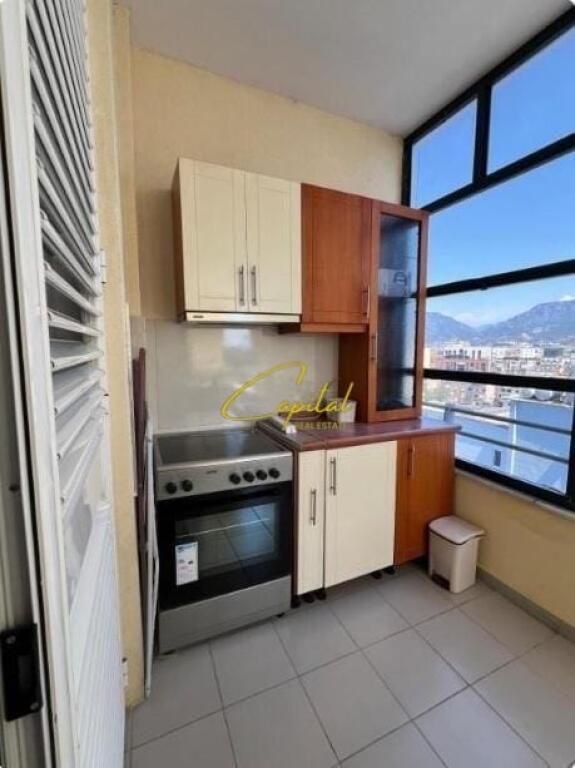 APARTAMENT ME QERA 1+1 QENDER 970 EURO