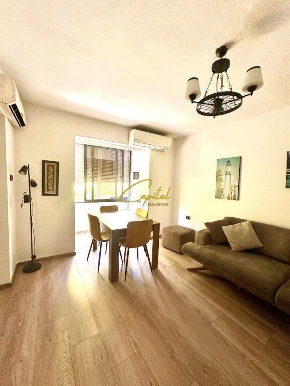 APARTAMENT ME QERA 1+1 ZOGU I ZI 500 EURO