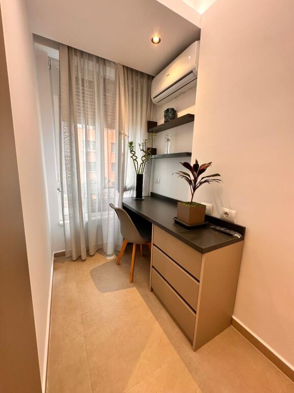 Ne Myslym Shyr Jepet Me Qira Apartament 1+1 Me Mobilim Modern! 850€/muaj Qira