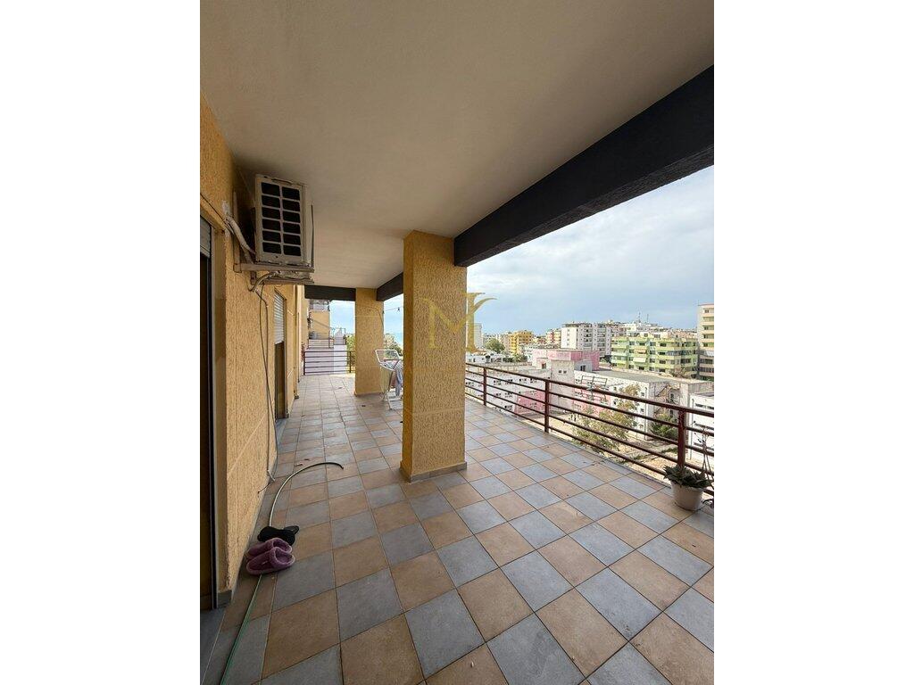 IN VENDITA APPARTAMENTO 2+1+ VERANDA, SUPERFICIE 149 M2, PRESSO IL COMPLESSO EKA SULLA SPIAGGIA DI DURRES !!