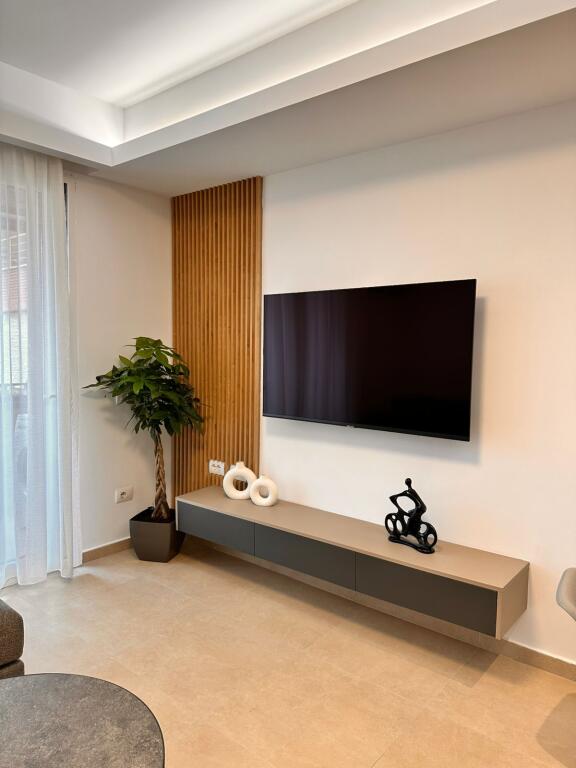 Ne Myslym Shyr Jepet Me Qira Apartament 1+1 Me Mobilim Modern! 850€/muaj Qira