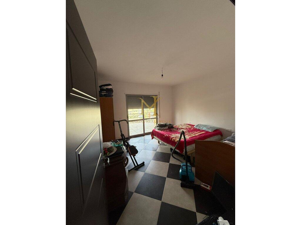 IN VENDITA APPARTAMENTO 2+1+ VERANDA, SUPERFICIE 149 M2, PRESSO IL COMPLESSO EKA SULLA SPIAGGIA DI DURRES !!