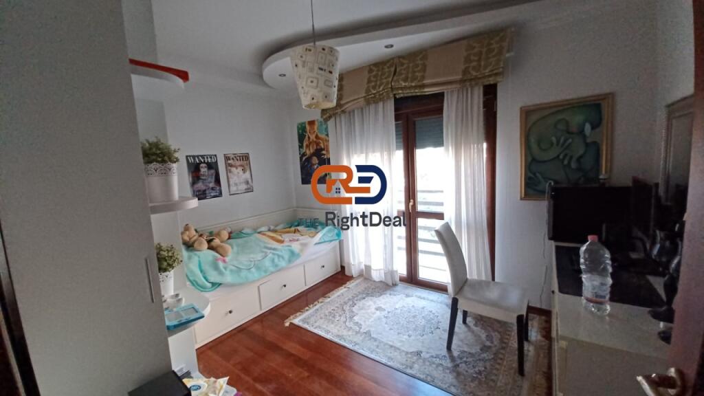Ne Ali Dem, Shitet Apartament 2+1+2, Me Verande Te Bollshme Dhe Planimetri Te Rregullt!!