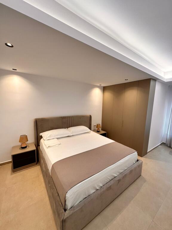 Ne Myslym Shyr Jepet Me Qira Apartament 1+1 Me Mobilim Modern! 850€/muaj Qira