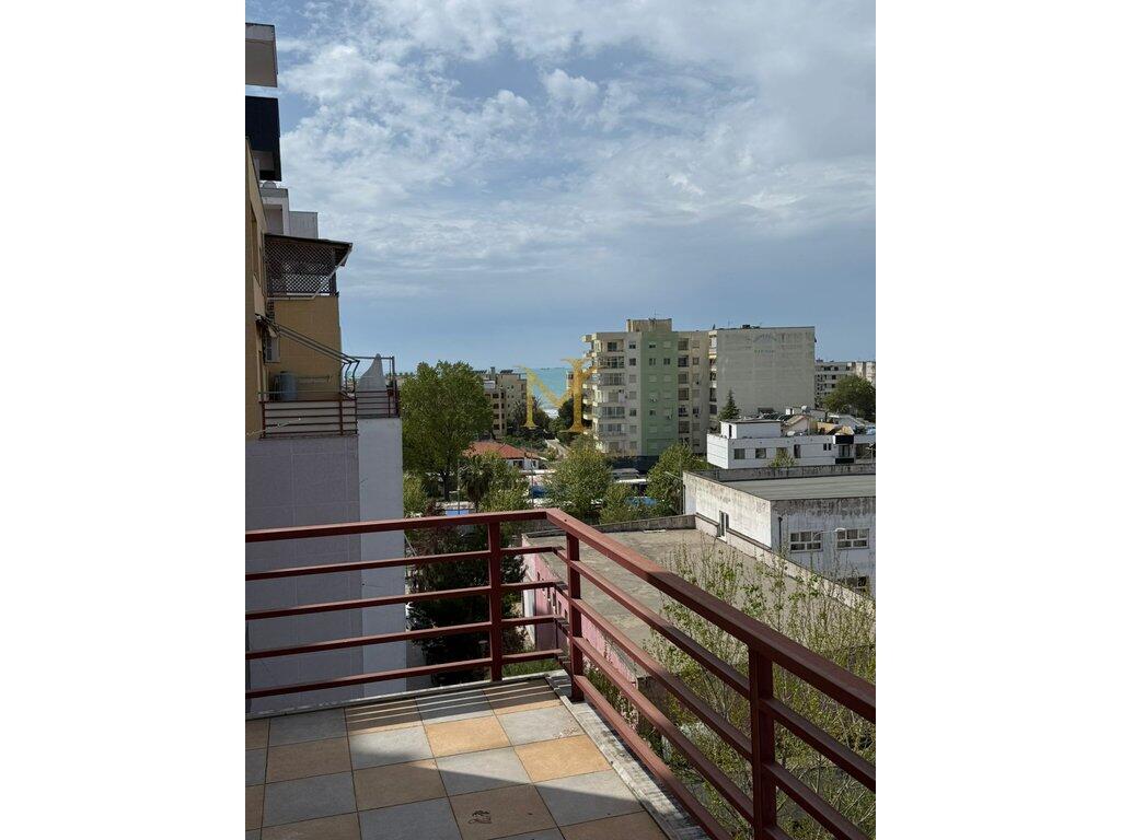 IN VENDITA APPARTAMENTO 2+1+ VERANDA, SUPERFICIE 149 M2, PRESSO IL COMPLESSO EKA SULLA SPIAGGIA DI DURRES !!