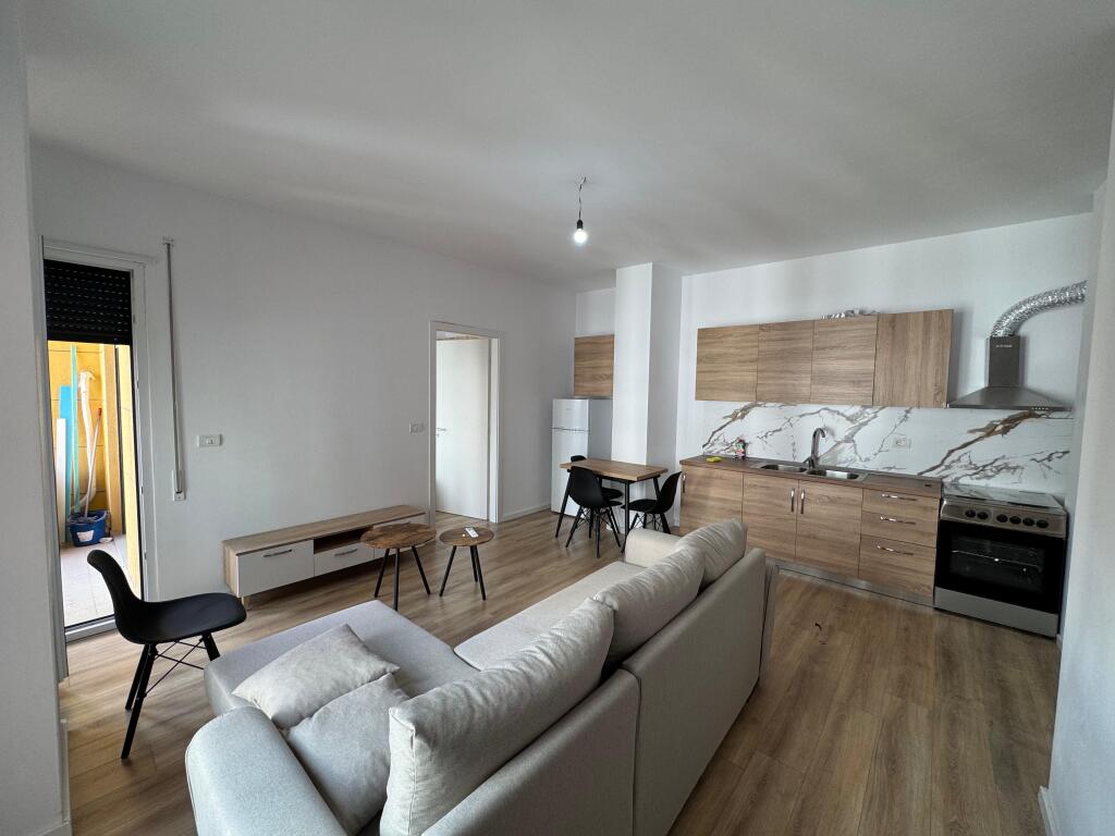 Apartment me qera 1+1 Shkolla e kuqe