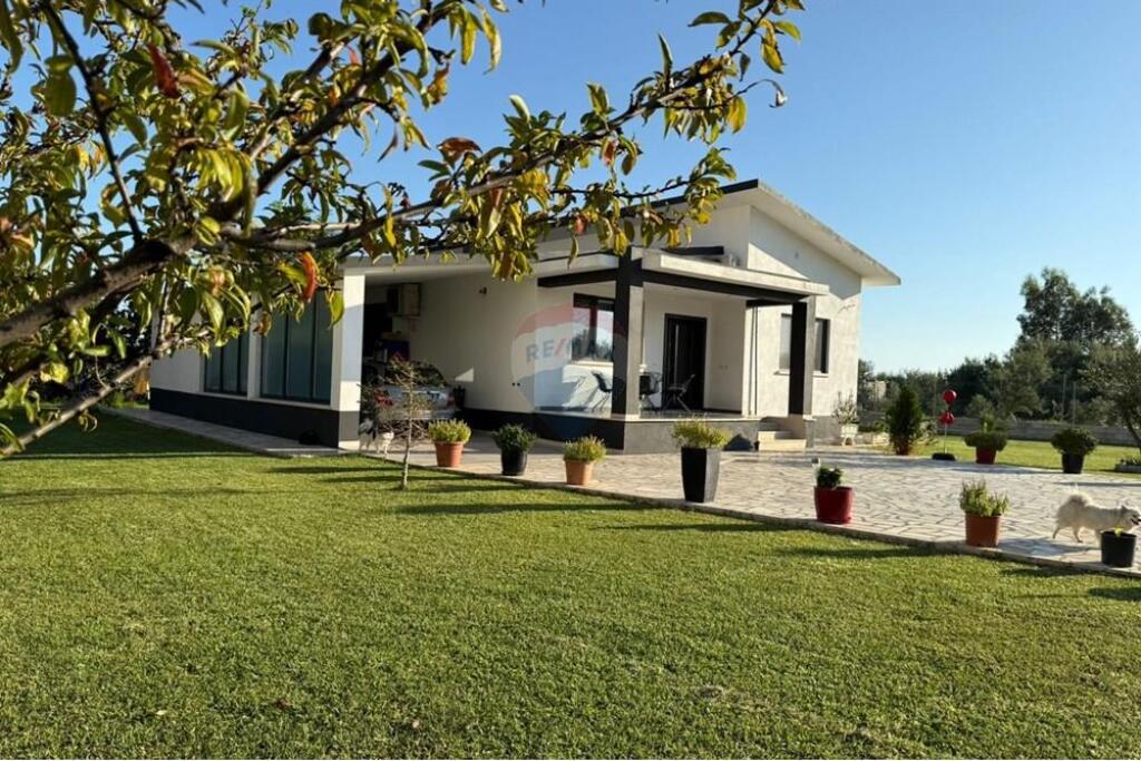 Casa privata sull'isola di Shëngjin in vendita!