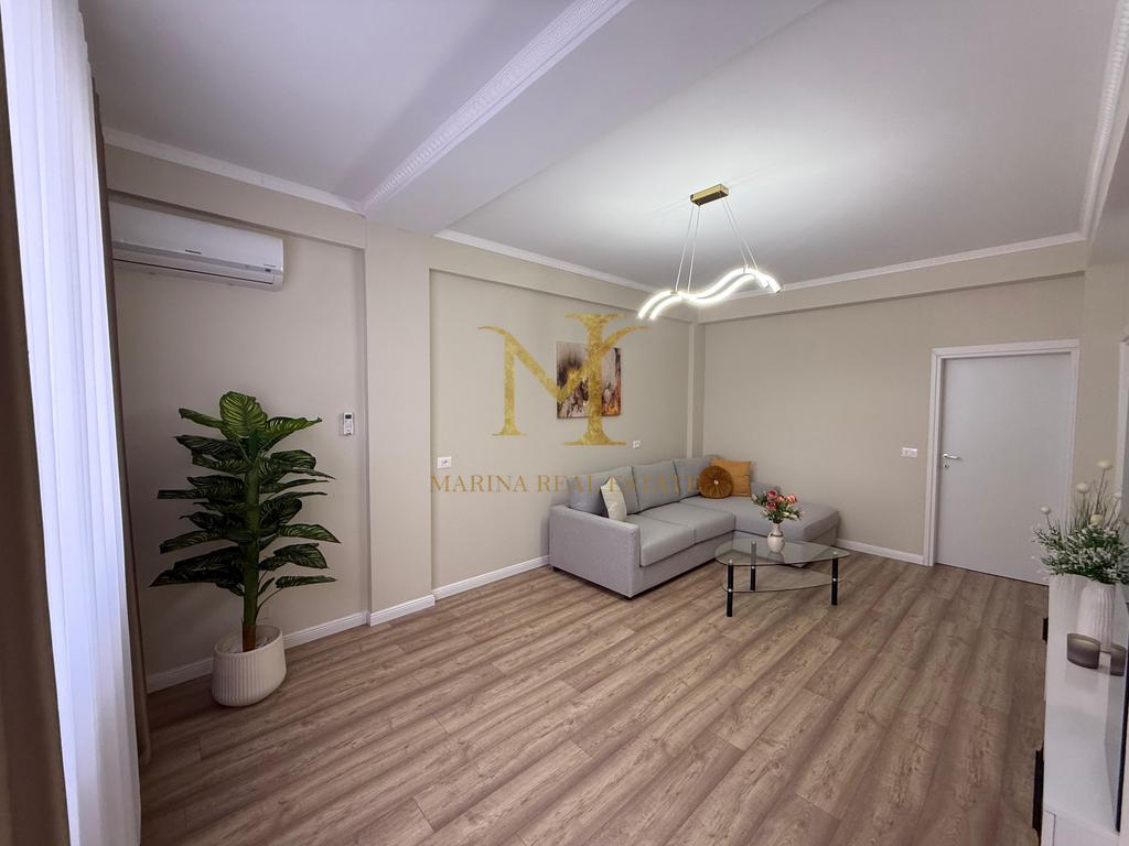 OFROHET PER SHITJE SUPER APARTAMENT 1+1 NE PLAZH DURRES !!