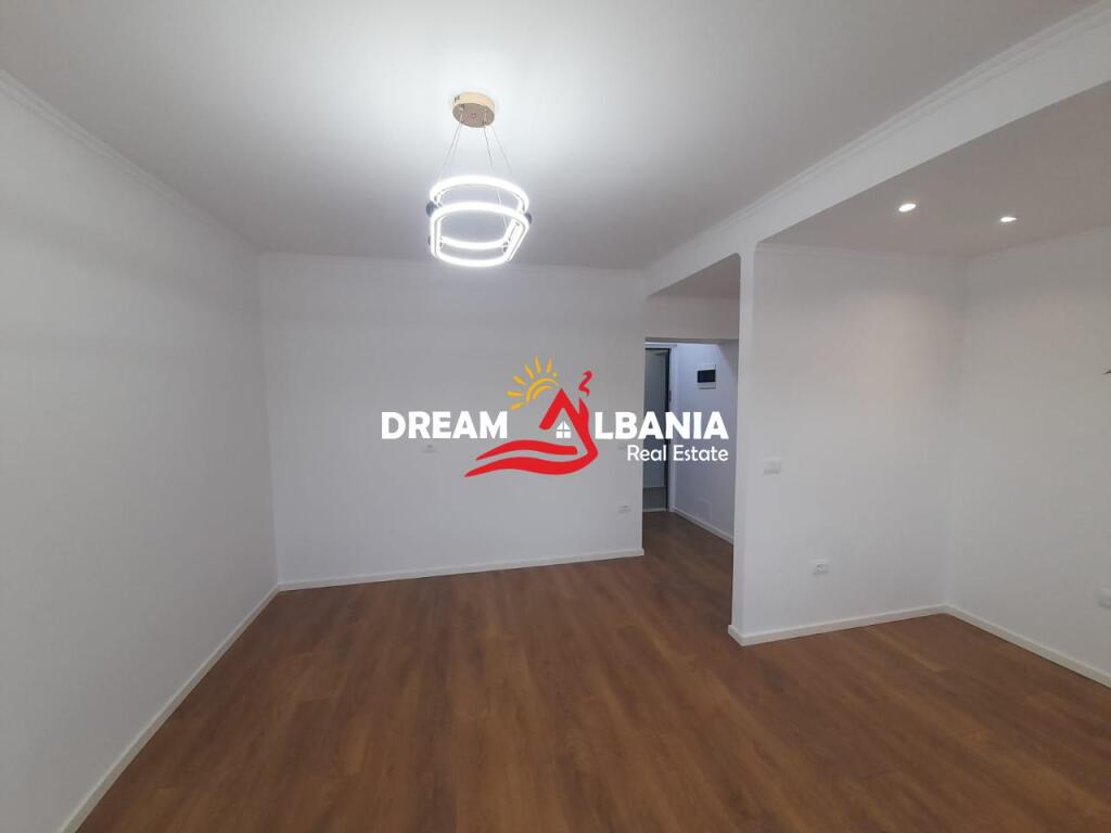 Vendesi in vendita 1+1 a Tiranë e Re, vicino alla Scuola 26 Nëntori (ID 4119444)