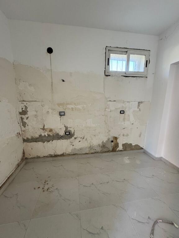 Me çmim apartamenti, Shitet shtepi private ,Kavaje