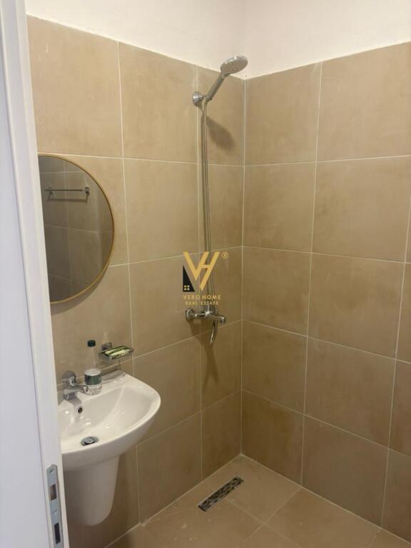 JEPET APARTAMENT 2+1 ME QIRA TE SPITALI AMERICAN 3, 57.500 LEKE