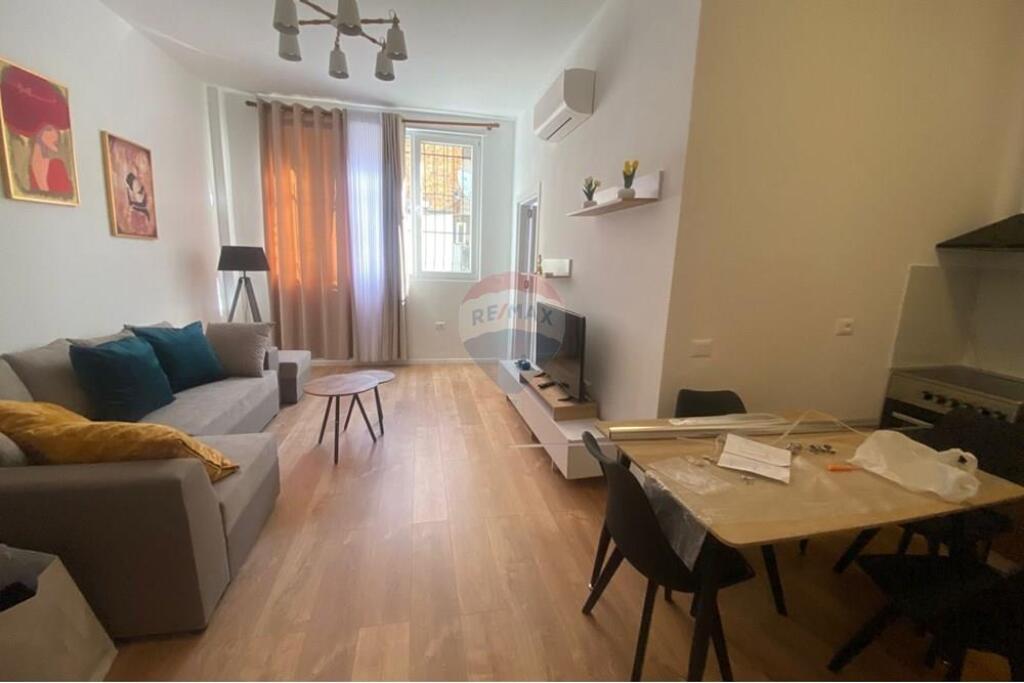 Apartament 1+1 tek Shkolla e Kuqe