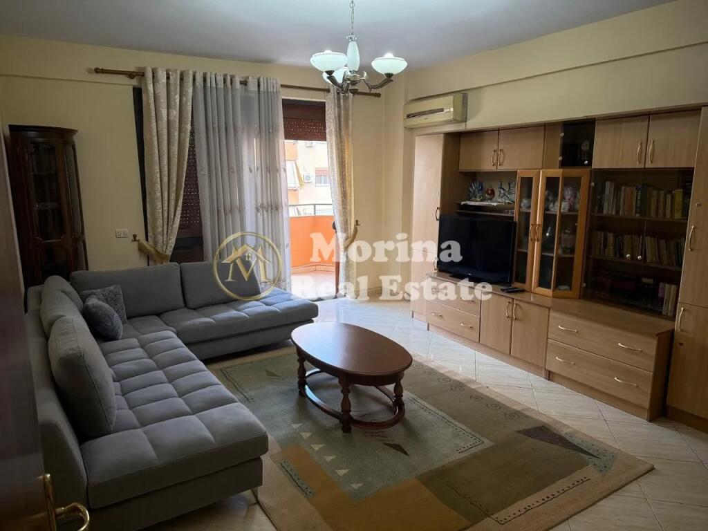 Qera, Apartament 1+1, te Komuna e Parisit, 600 Euro/Muaj