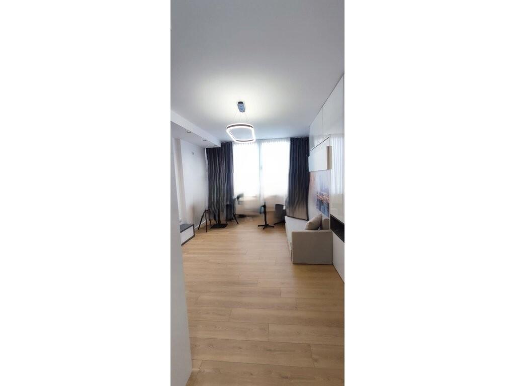 Shitet Garsoniere – Komuna e Parisit, pranë Mbikalimit dhe Big Market 85,000 €