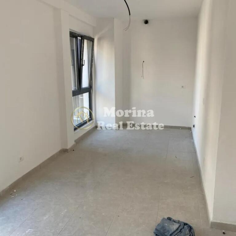 Qera, Apartament 3+1, Pazari i Ri, 800 euro/muaj